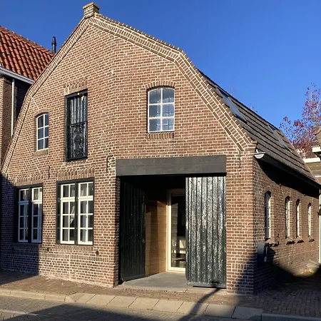 Retreathouse Lith
