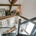 Retreathouse